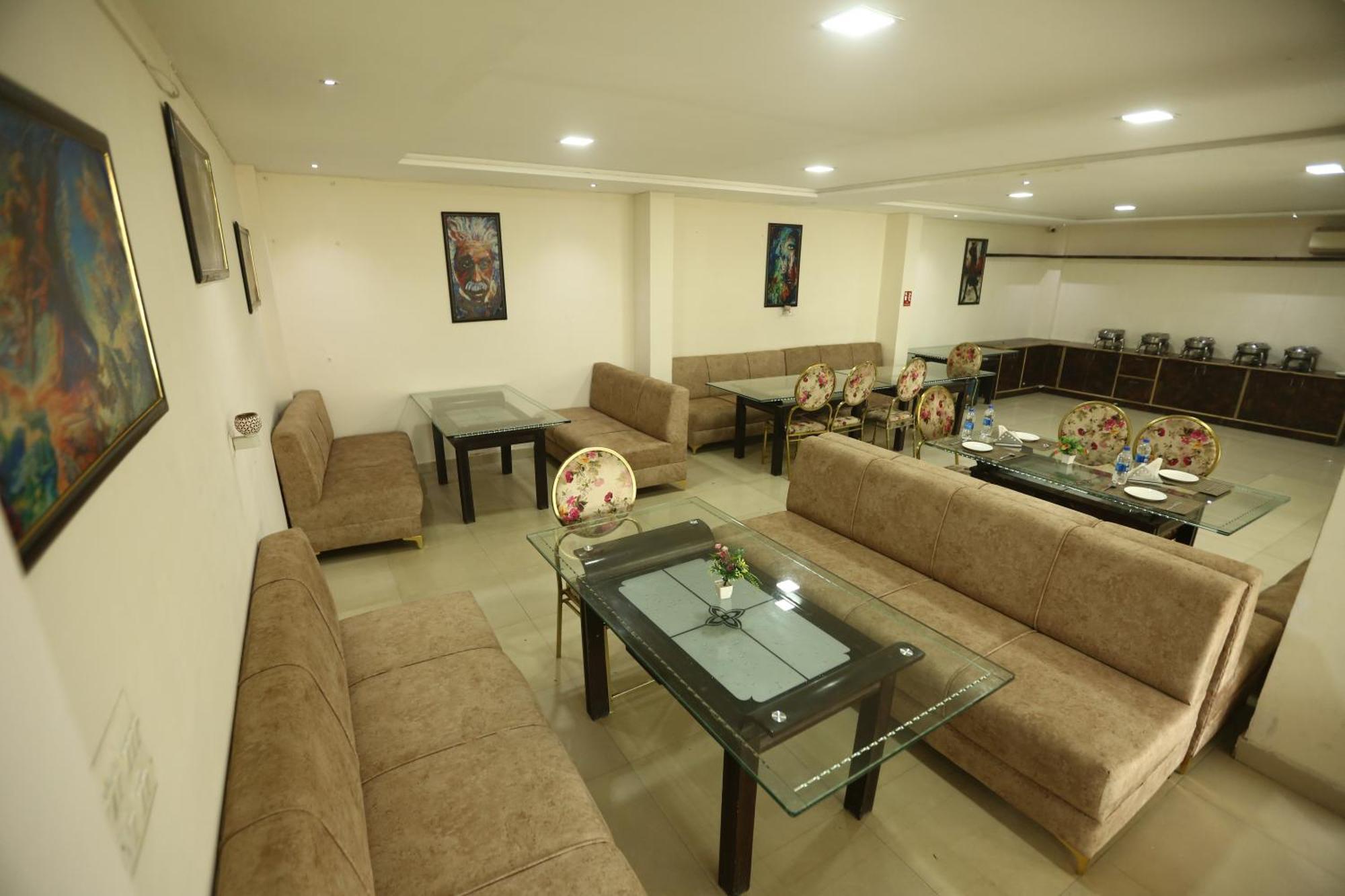 24 Hotel & Resort อัครา ภายนอก รูปภาพ